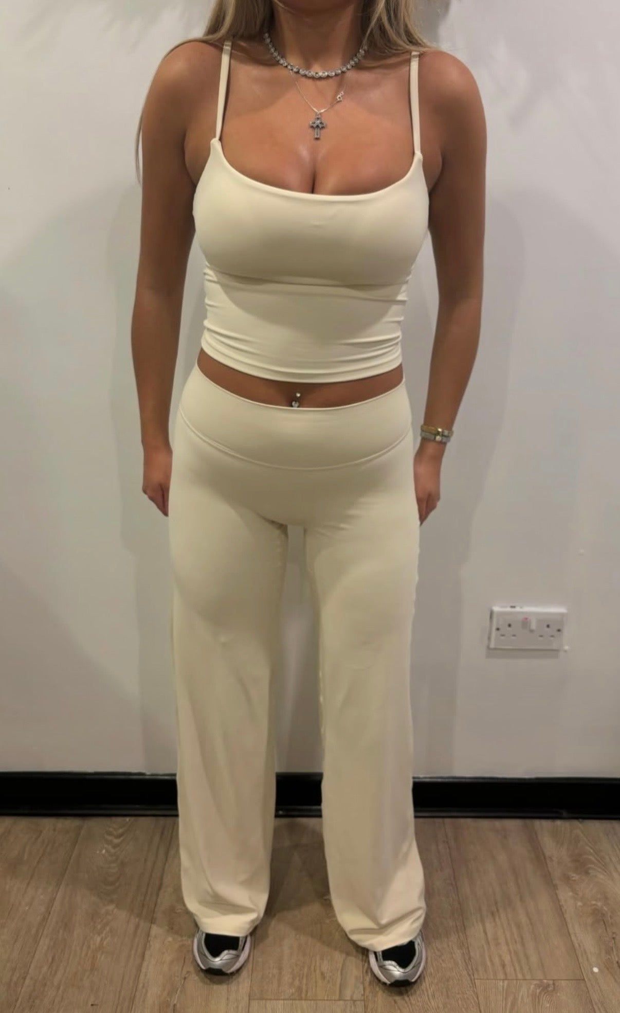 Cream Paris set