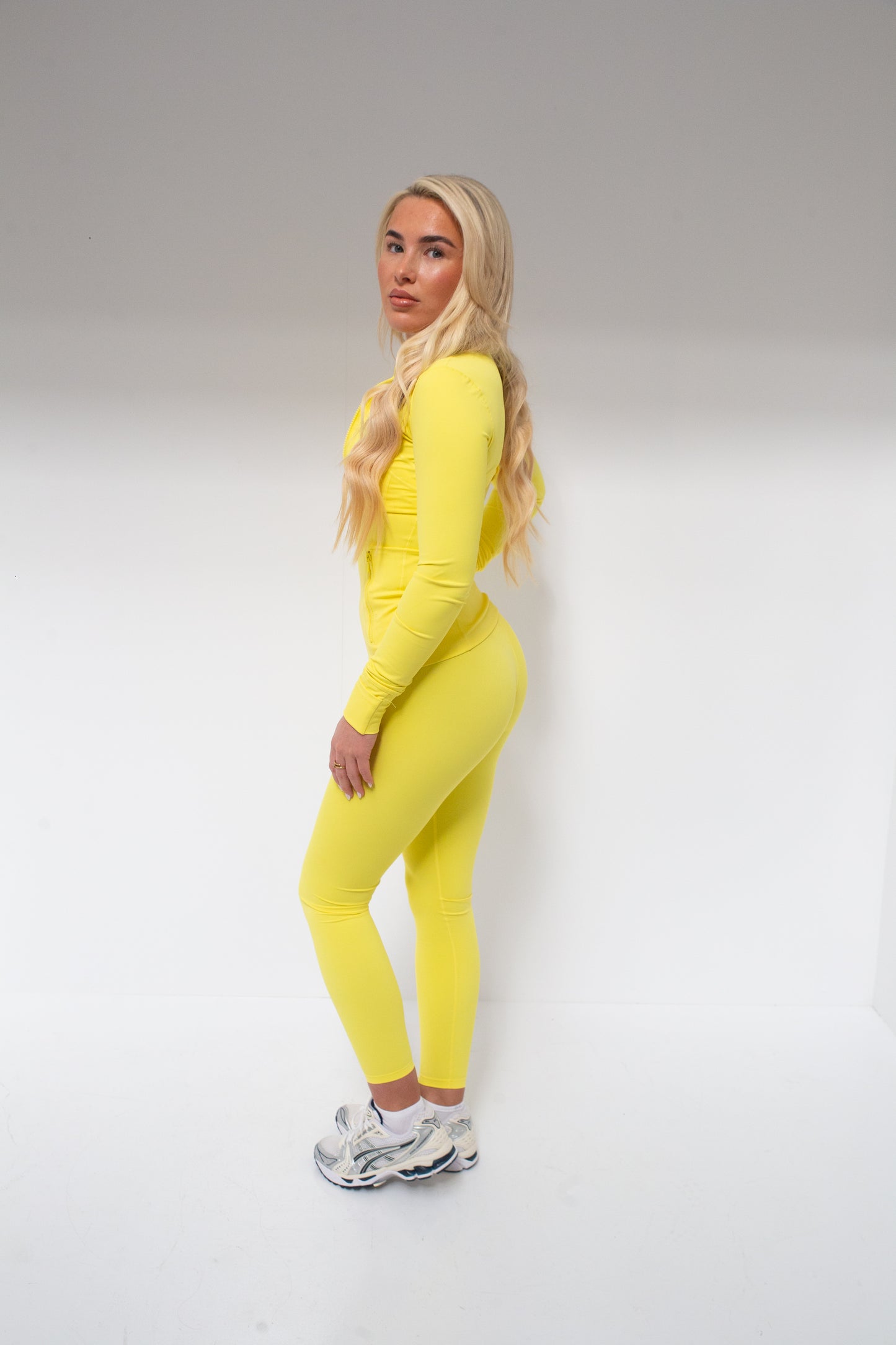 Yellow Lulu zip & matching leggings 💛