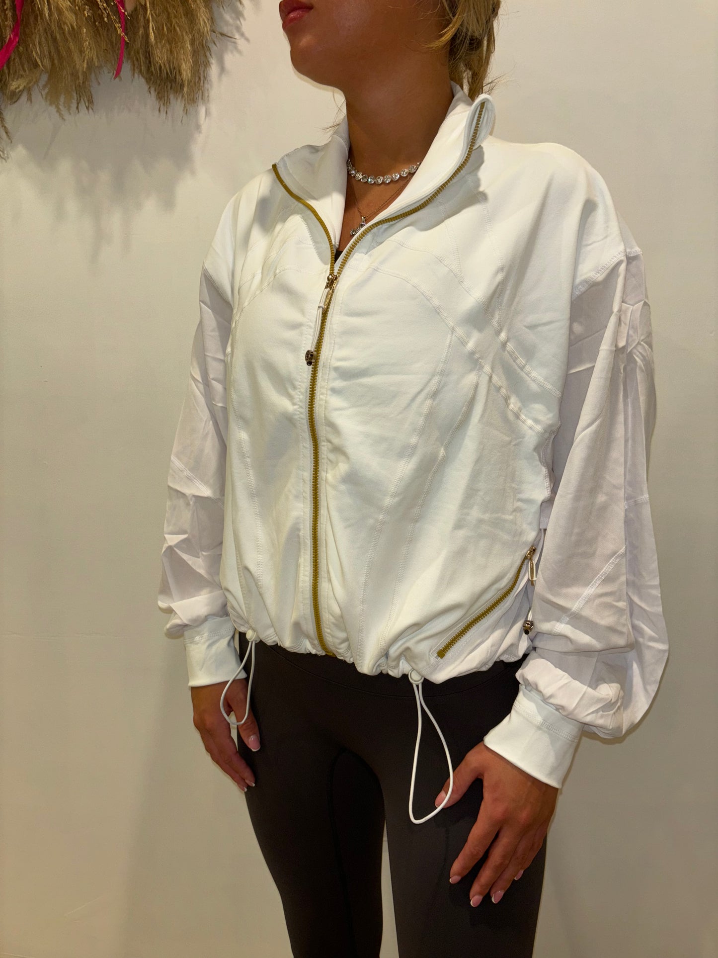 Windbreaker jacket white with gold zip 🤍