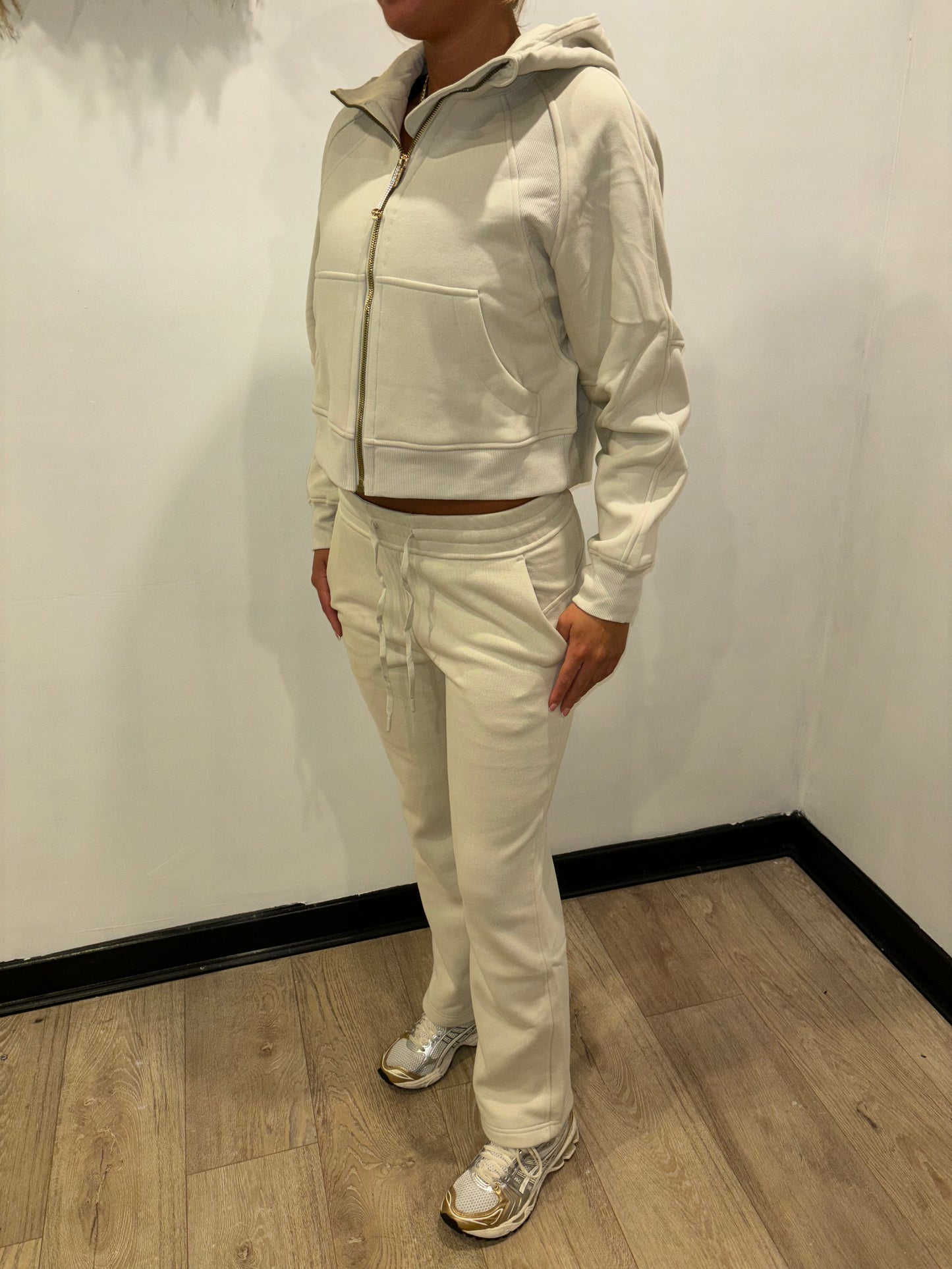 Lulu scuba tracksuit in cream with gold zip 🤍