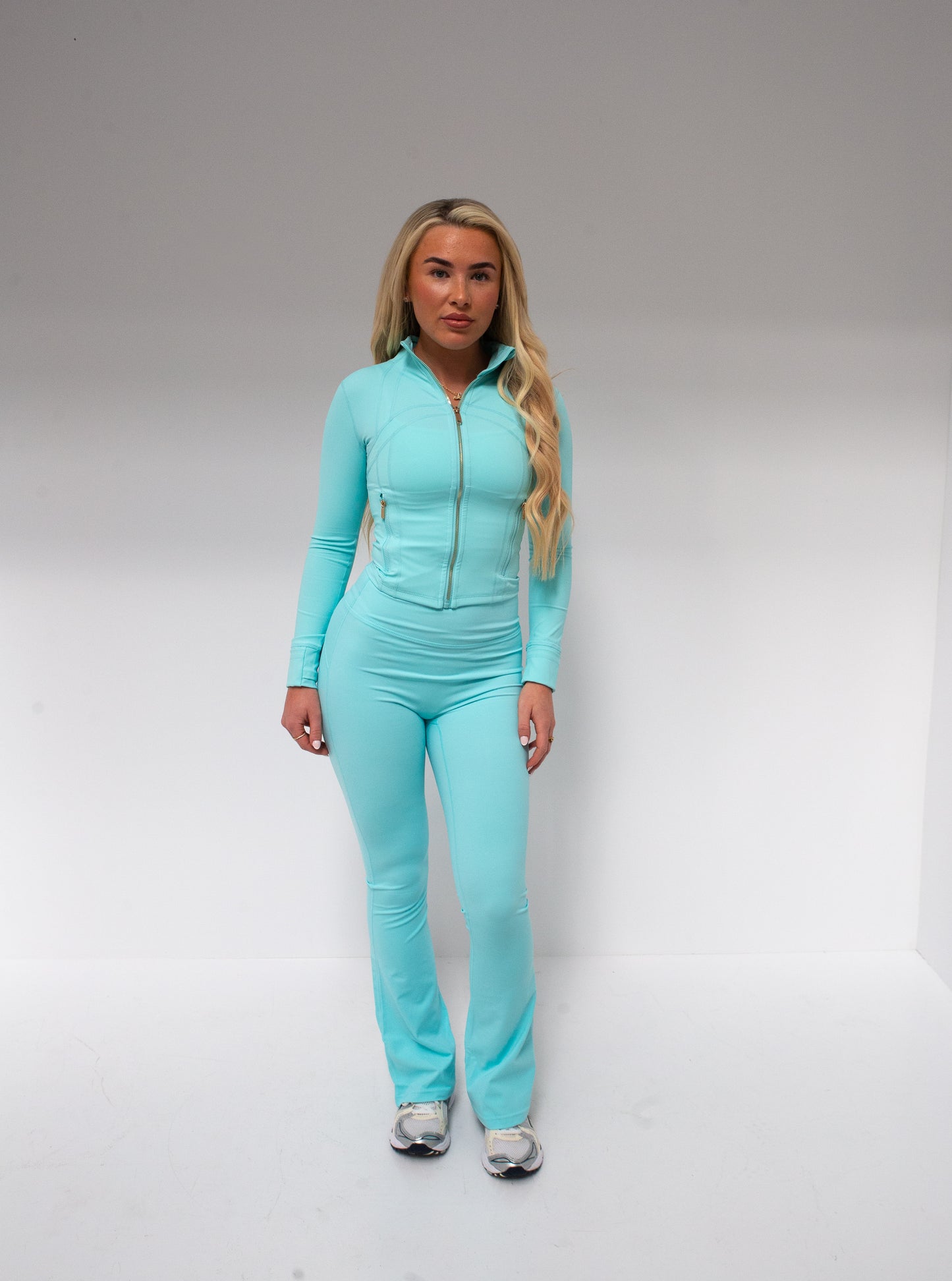 Aqua blue Lulu flare & gold zip set 🩵