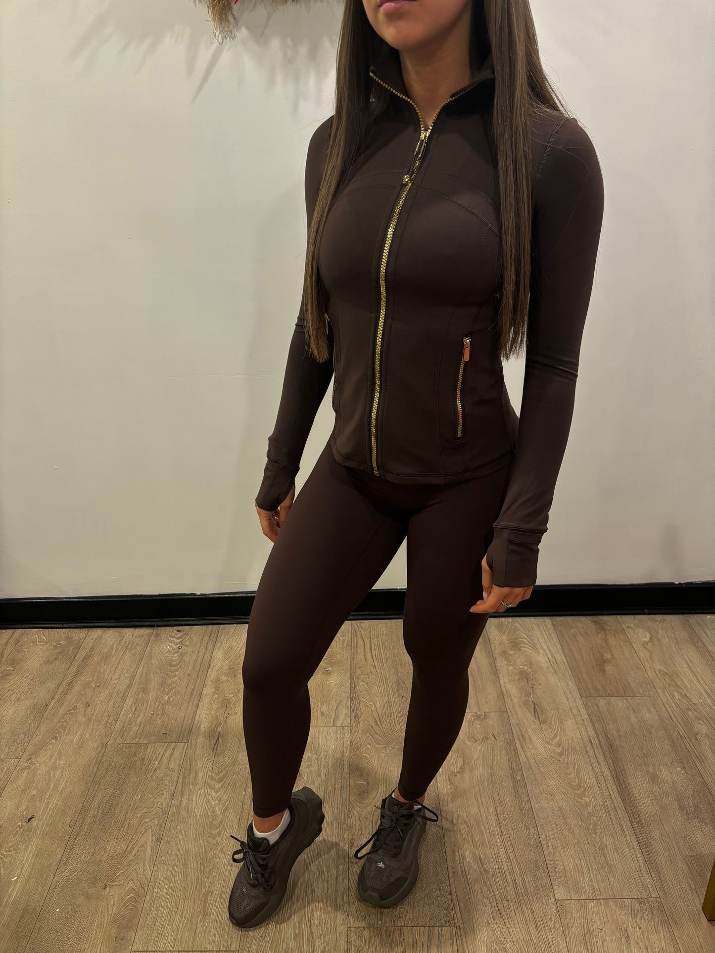 Brown with gold Lulu zip & matching leggings 🤎