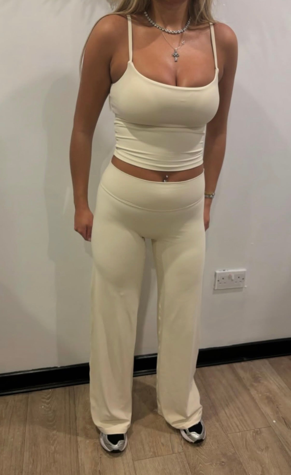 Cream Paris set