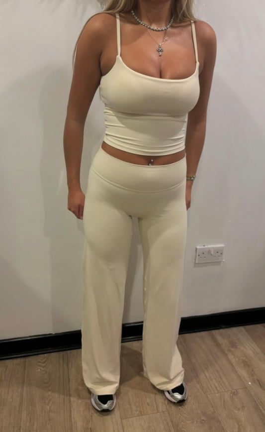 Cream Paris set