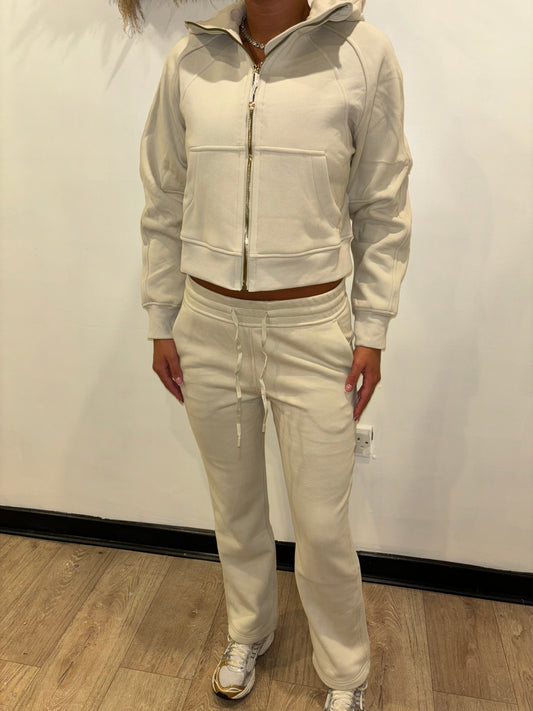 Lulu scuba tracksuit in cream with gold zip 🤍