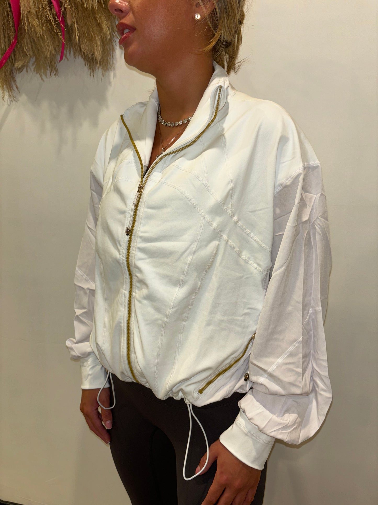 Windbreaker jacket white with gold zip 🤍